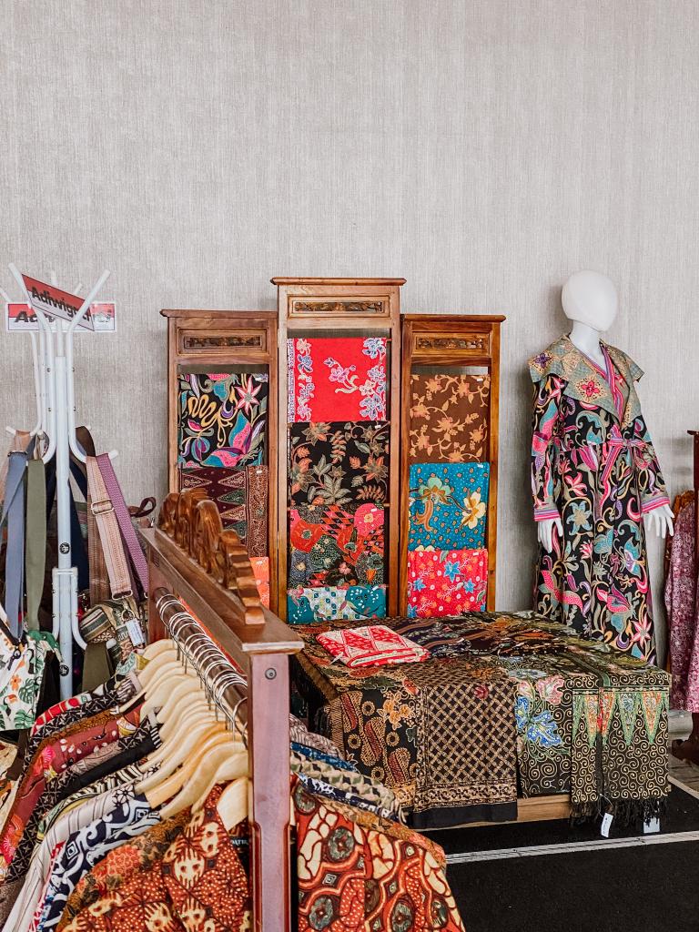 Semarakkan Hari Batik Nasional, Mercure Serpong Alam Sutera Adakan Pameran dan Aktivitas Membatik dari UMKM Tangsel